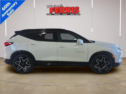 Iridescent Pearl Tricoat 2023 Chevrolet Blazer RS