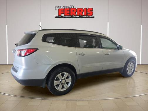 Silver Ice Metallic 2014 Chevrolet Traverse 2LT