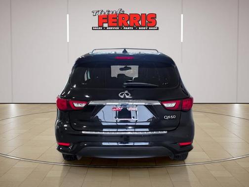 2017 INFINITI QX60 Base