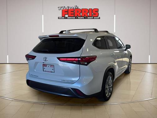 Wind Chill Pearl 2022 Toyota Highlander Limited