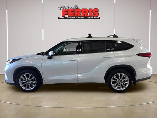 Wind Chill Pearl 2022 Toyota Highlander Limited