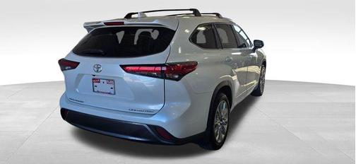 Wind Chill Pearl 2022 Toyota Highlander Limited