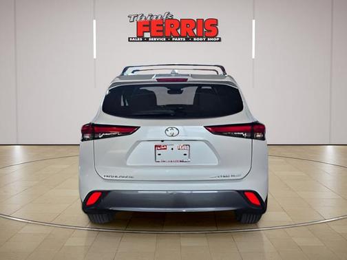 Wind Chill Pearl 2022 Toyota Highlander Limited