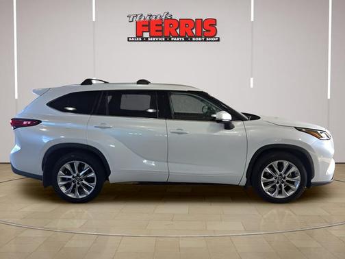 Wind Chill Pearl 2022 Toyota Highlander Limited