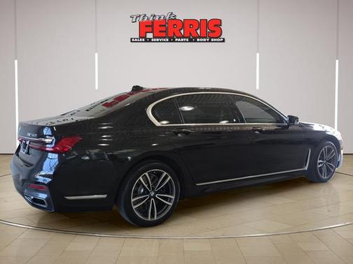 Black Sapphire Metallic 2020 BMW 750 i xDrive