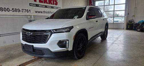 Iridescent Pearl Tricoat 2023 Chevrolet Traverse Premier