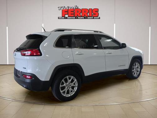 Bright White Clearcoat 2014 Jeep Cherokee Latitude