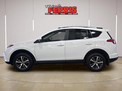 White 2018 Toyota RAV4 XLE