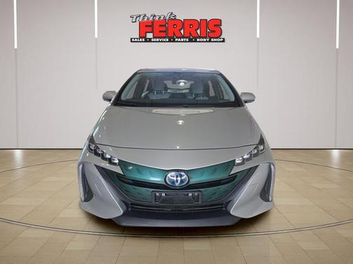 Classic Silver Metallic 2017 Toyota Prius Prime Plus