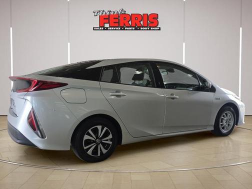 Classic Silver Metallic 2017 Toyota Prius Prime Plus