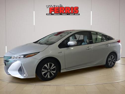 Classic Silver Metallic 2017 Toyota Prius Prime Plus