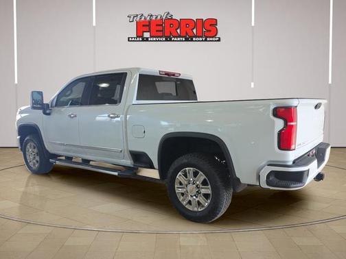 Polar White 2026 Chevrolet Silverado 2500 High Country