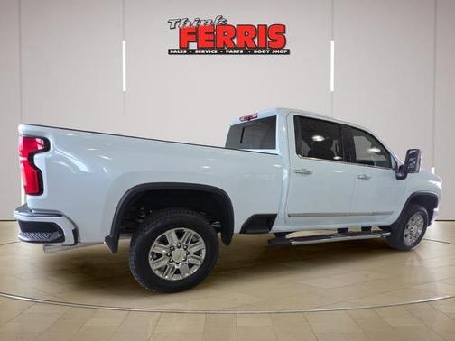 Polar White 2026 Chevrolet Silverado 2500 High Country