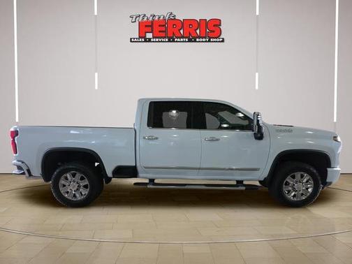 Polar White 2026 Chevrolet Silverado 2500 High Country