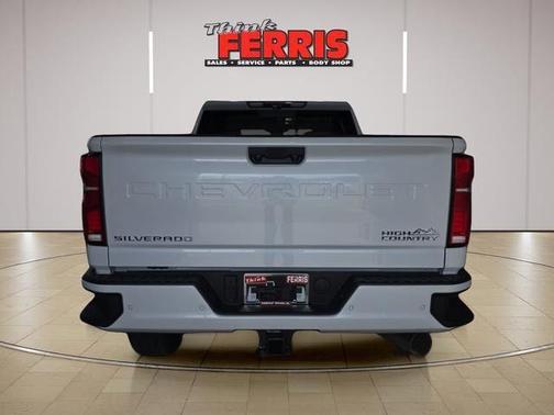 Polar White 2026 Chevrolet Silverado 2500 High Country