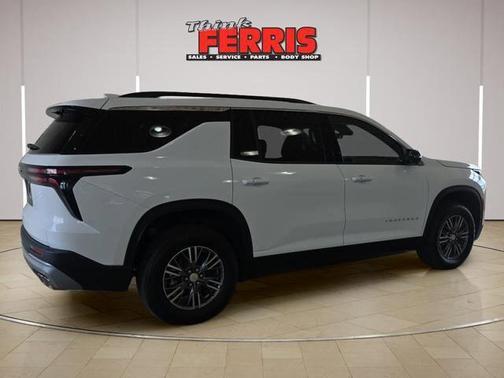 Summit White 2026 Chevrolet Traverse LT