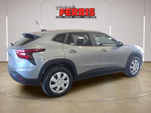 Sterling Gray Metallic 2024 Chevrolet Trax LS