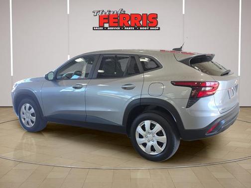 Sterling Gray Metallic 2024 Chevrolet Trax LS