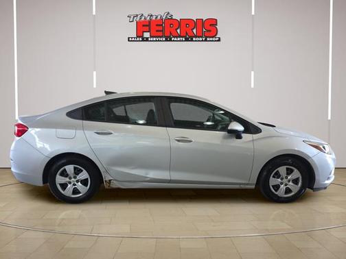 Silver Ice Metallic 2017 Chevrolet Cruze LS