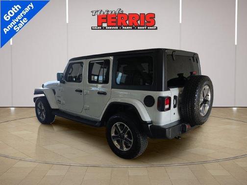 Bright White Clearcoat 2019 Jeep Wrangler Unlimited Sahara