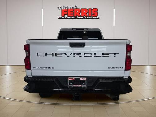 Summit White 2024 Chevrolet Silverado 2500 Custom