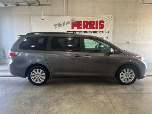 2017 Toyota Sienna XLE