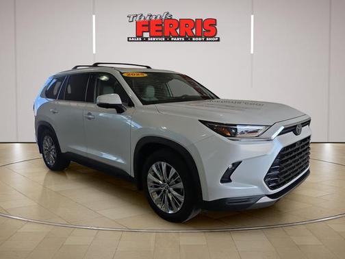 Pearl 2025 Toyota Grand Highlander