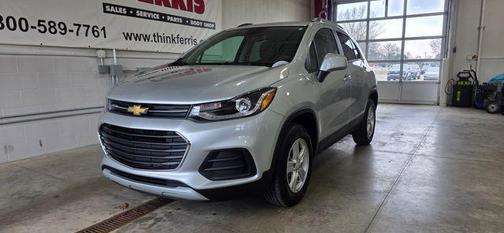 Silver Ice Metallic 2022 Chevrolet Trax LT