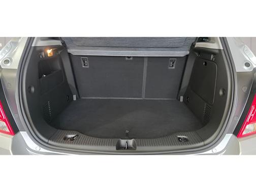 Silver Ice Metallic 2022 Chevrolet Trax LT