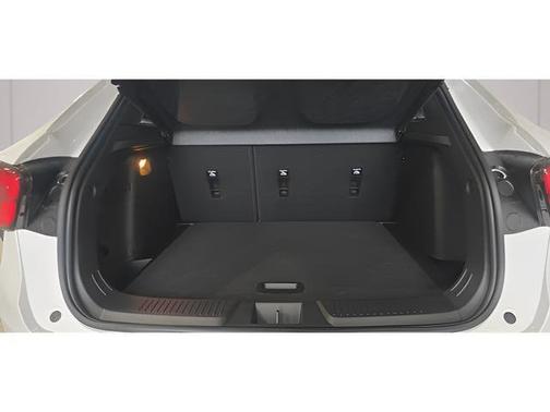 Summit White 2026 Chevrolet Trax 2RS