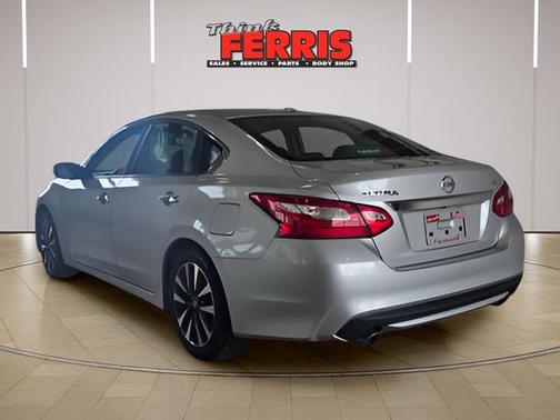 Brilliant Silver Metallic 2017 Nissan Altima 2.5 SV
