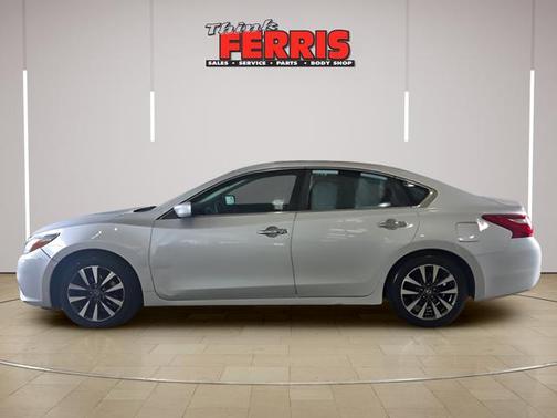 Brilliant Silver Metallic 2017 Nissan Altima 2.5 SV