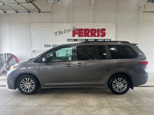 2018 Toyota Sienna XLE Premium