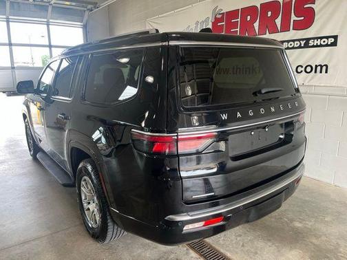 2023 Jeep Wagoneer Base
