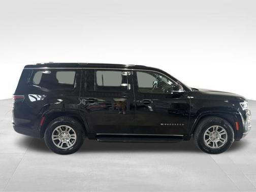 2023 Jeep Wagoneer Base