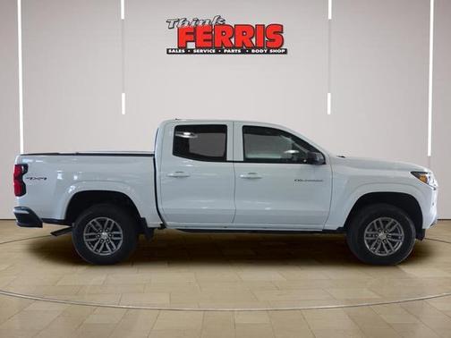 Summit White 2026 Chevrolet Colorado LT