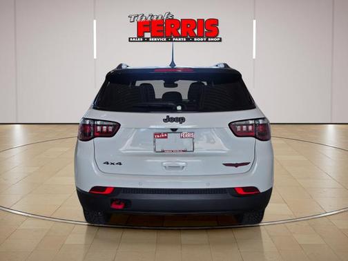 Bright White Clearcoat 2026 Jeep Compass Trailhawk