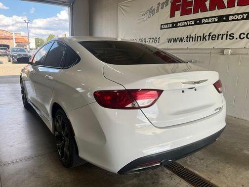 2016 Chrysler 200 S