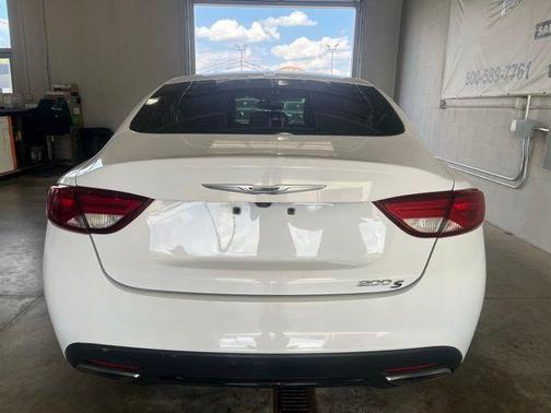 2016 Chrysler 200 S