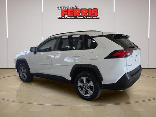 Ice 2023 Toyota RAV4 XLE