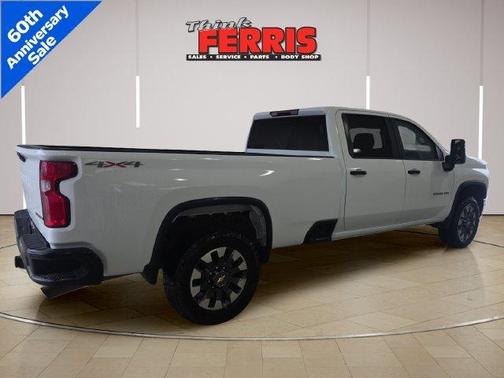 Summit White 2021 Chevrolet Silverado 2500 Custom