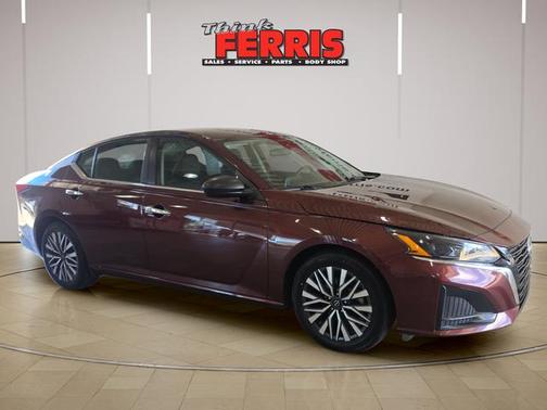 Garnet Pearl 2024 Nissan Altima 2.5 SV