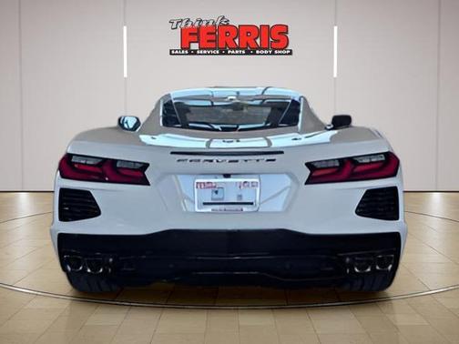 Arctic White 2026 Chevrolet Corvette Stingray w/2LT