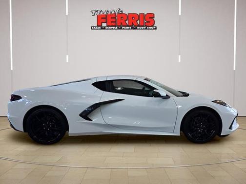 Arctic White 2026 Chevrolet Corvette Stingray w/2LT