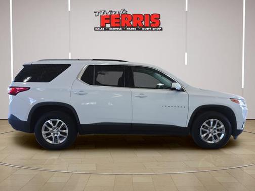 Summit White 2018 Chevrolet Traverse LT Cloth
