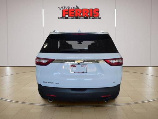 Summit White 2018 Chevrolet Traverse LT Cloth