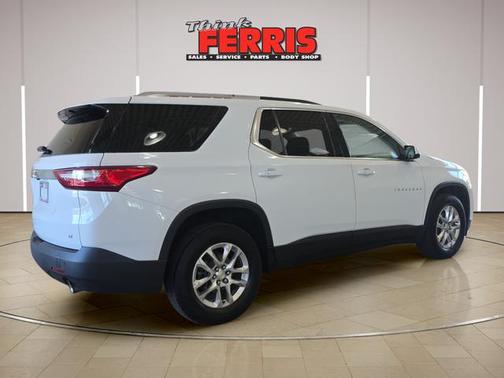 Summit White 2018 Chevrolet Traverse LT Cloth