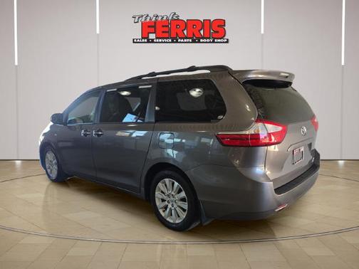 Predawn Gray Mica 2016 Toyota Sienna XLE