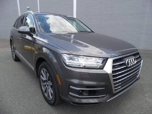 Photo 1 of 32 of 2019 Audi Q7 55 Premium Plus