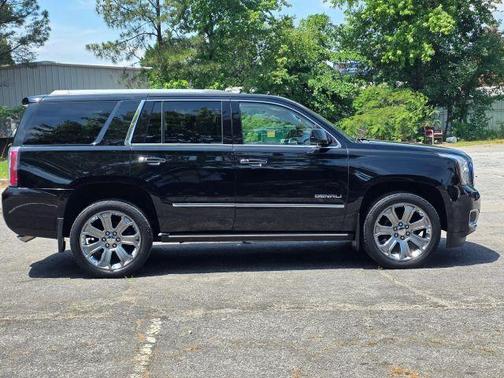 Black 2016 GMC Yukon Denali